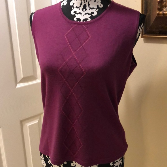 Faconnable Bordeaux argyle detail center front sleeveless top, tank coordinate - Picture 1 of 7